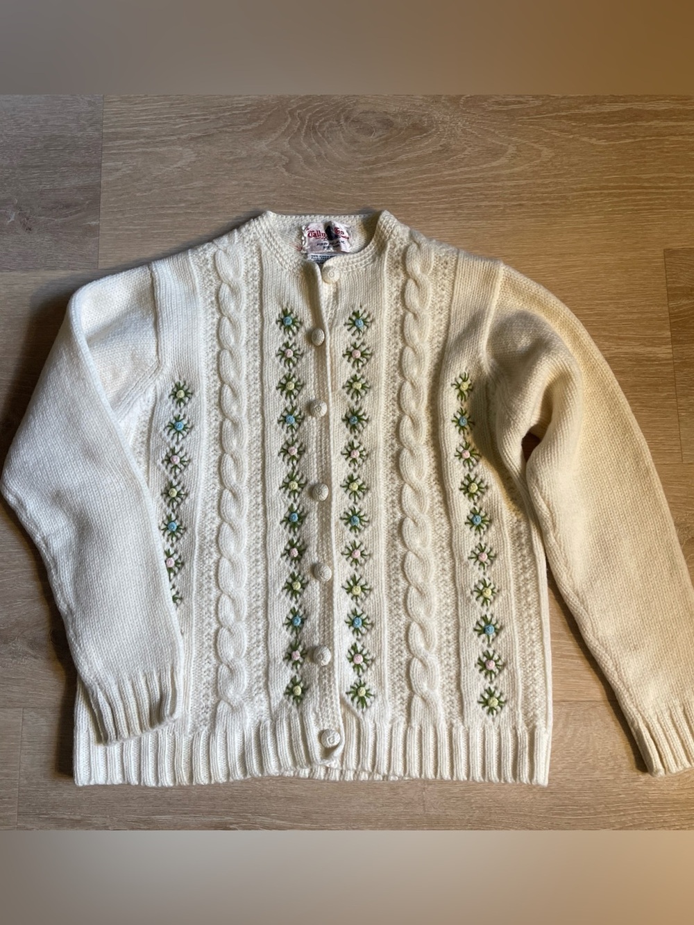Vintage Tally Ho 100% Virgin Wool Floral Cottagecore Button Down Cardigan